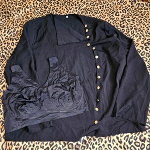 4/$20- Lightweight button up with sports bra 2x 3x